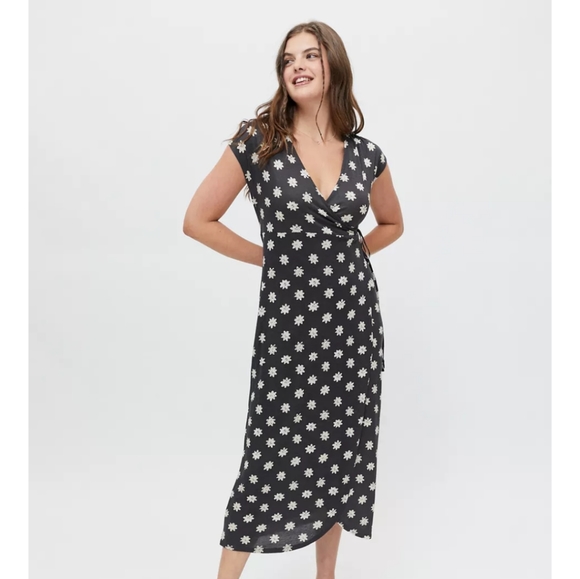 NWT Urban Outfitters pretty summer wrap dress - Picture 1 of 6